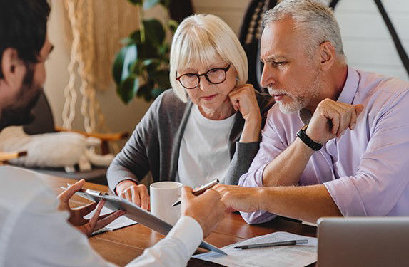 Retiree with advisor